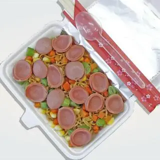 Hình ảnh Mì trộn xúc xích