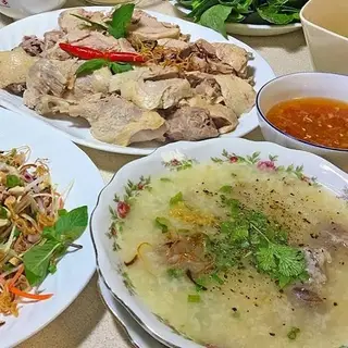 Hình ảnh  cháo/bún/miến/cơm  gỏi gà 1 người ăn
