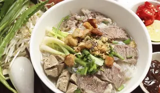 Hình ảnh Hủ tiếu thịt nạc - bò viên