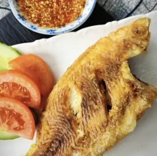 Hình ảnh Cơm cá diêu hồng chiên