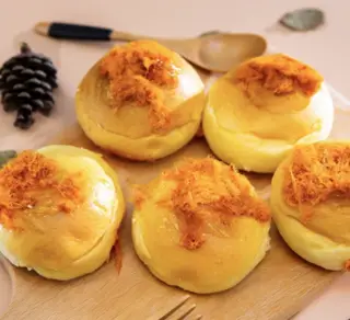 Hình ảnh Bánh gà cay trứng muối