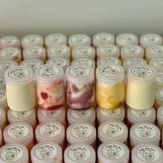 Hình ảnh 5 hũ sữa chua vị trái cây