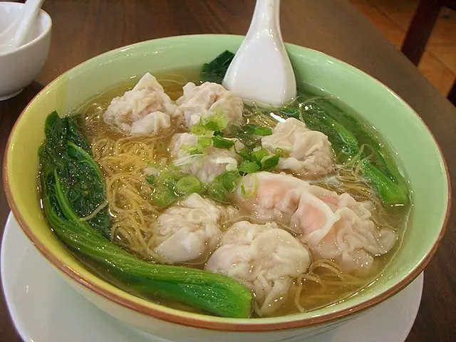 Hình ảnh Mì tàu hoành thánh