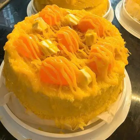 Hình ảnh Tiệm Bánh Cô Anh - Bánh Bông Lan Trứng Muối, Tart Trứng & Su Kem - Văn Chung