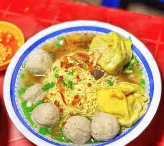 Hình ảnh Mì hoành thánh - bò viên