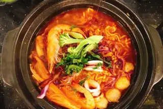 Hình ảnh Mì cay hải sản