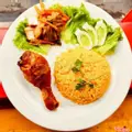 Hình ảnh Cơm gà xối mỡ (đùi nhỏ)