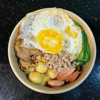 Hình ảnh Mì trộn đặc biệt