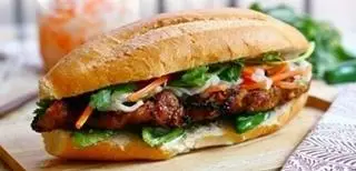 Hình ảnh Bánh mì thịt bò nướng