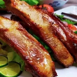 Hình ảnh Cơm sườn cây nướng mật ong