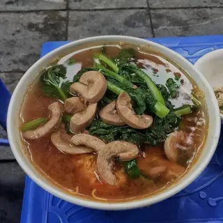 Hình ảnh Mì cật heo chua cay
