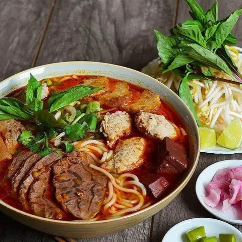 Hình ảnh Bún Bò Huế Cung Đình - Cổ Linh