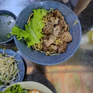 Hình ảnh Mì Sụa thịt nướng - khô