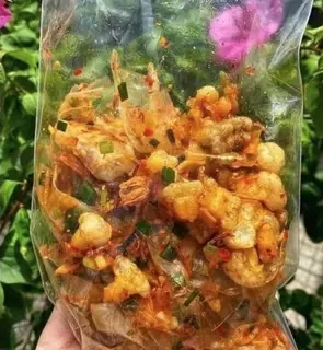 Hình ảnh Bánh tráng trộn tóp mỡ - mỡ hành