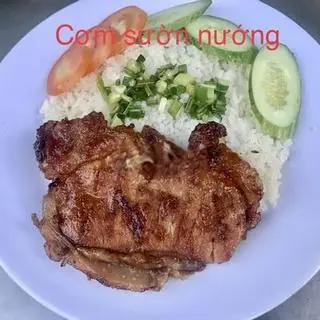 Hình ảnh Cơm tấm sườn cốt lết nướng
