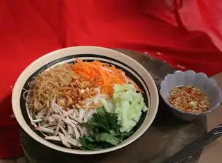 Hình ảnh Bún tằm bì chuẩn vị