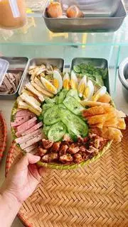 Hình ảnh Mẹt nhỏ bánh cuốn tự cuốn