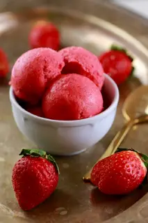 Hình ảnh Hộp 1kg kem dâu