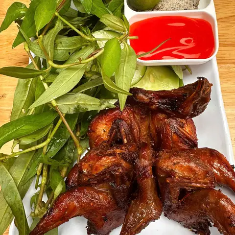 Hình ảnh Cút Chiên Bơ - Nguyễn Văn Tăng
