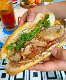 Hình ảnh Bánh Mì Xá Xíu BBQ