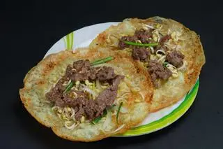 Hình ảnh Bánh xèo thịt bò