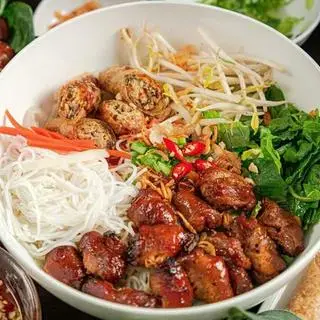 Hình ảnh Bún thịt nướng chả giò