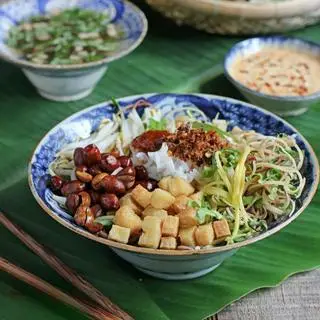 Hình ảnh Bún Huế khô chay