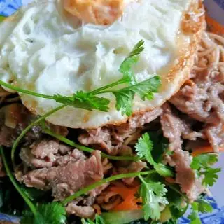 Hình ảnh Mì xào bò trứng