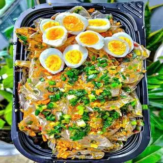 Hình ảnh Bánh tráng trộn vô tri muối bò mỡ hành