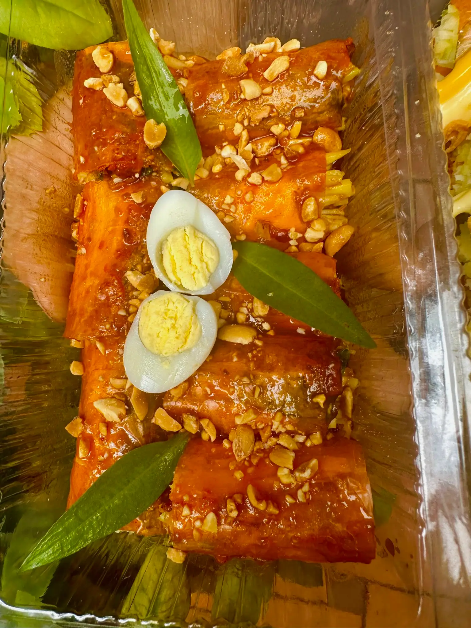 Hình ảnh Bánh tráng cuộn chấm me thái