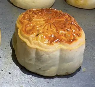 Hình ảnh Bánh trung thu nhân hạt sen - 150g