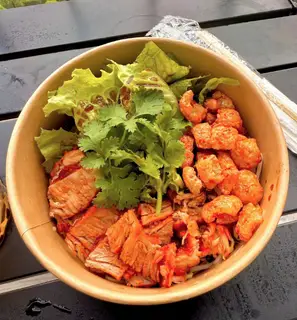 Hình ảnh Mì trộn xá xíu - tóp mỡ