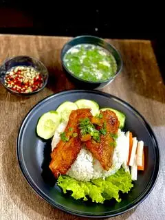 Hình ảnh Cơm tấm sườn cây