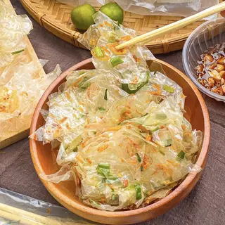 Hình ảnh Bánh tráng phơi sương mỡ hành