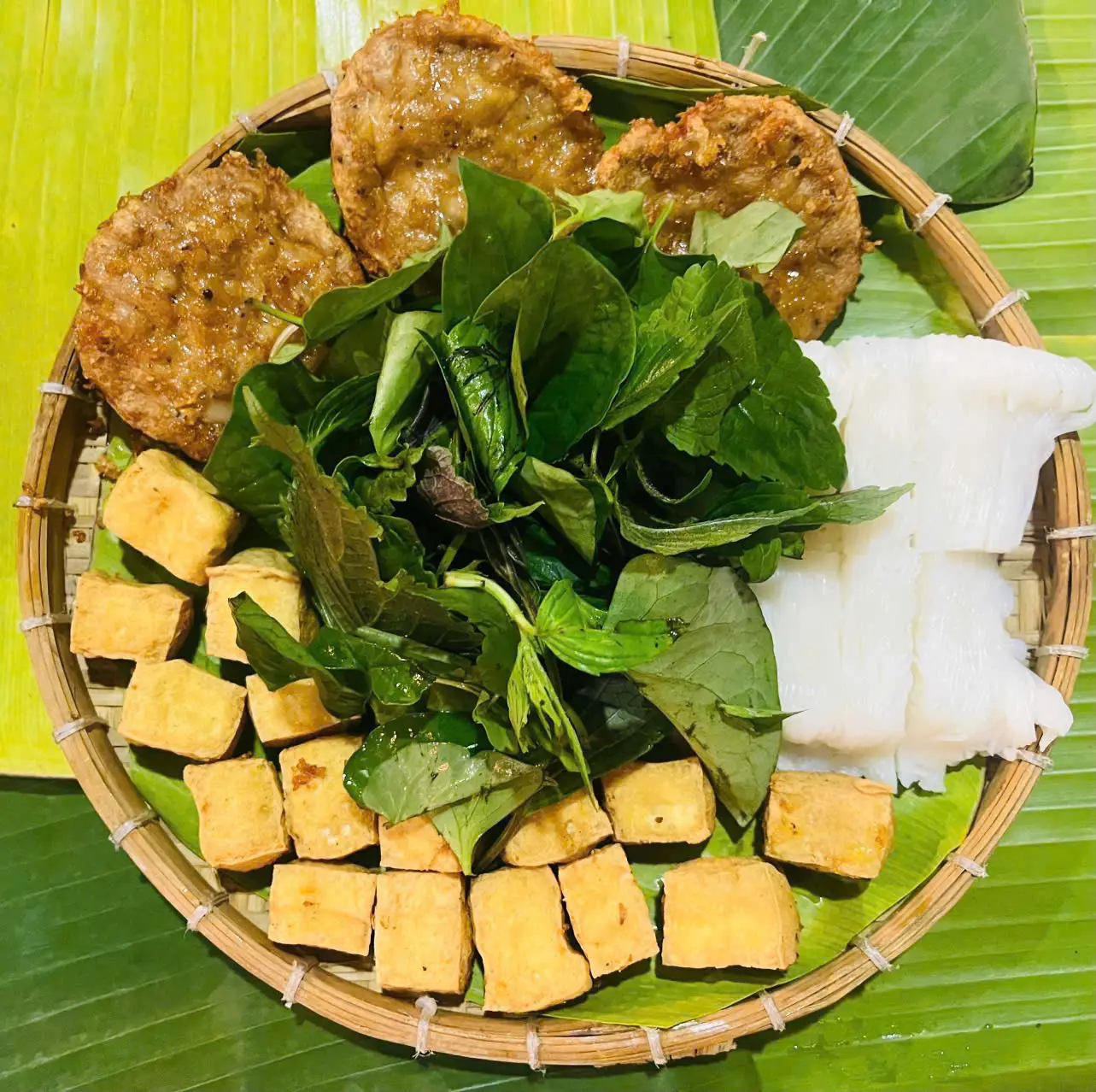 Hình ảnh Bún đậu chả cốm