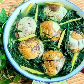 Hình ảnh Trứng lộn tiềm thuốc bắc - ngải cứu phần 4 trứng