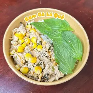 Hình ảnh Cơm gà lá quế
