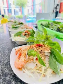 Hình ảnh Gỏi đu đủ tôm thịt