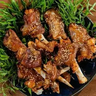 Hình ảnh Dựng dê nướng