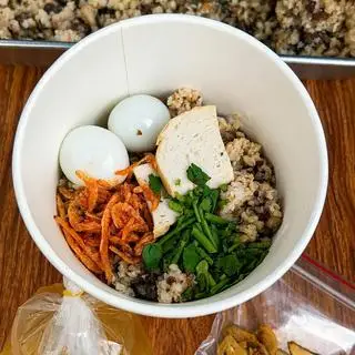 Hình ảnh Bánh đúc nóng thịt bằm chả lụa