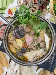 Hình ảnh Lẩu lòng bò thập cẩm nồi to