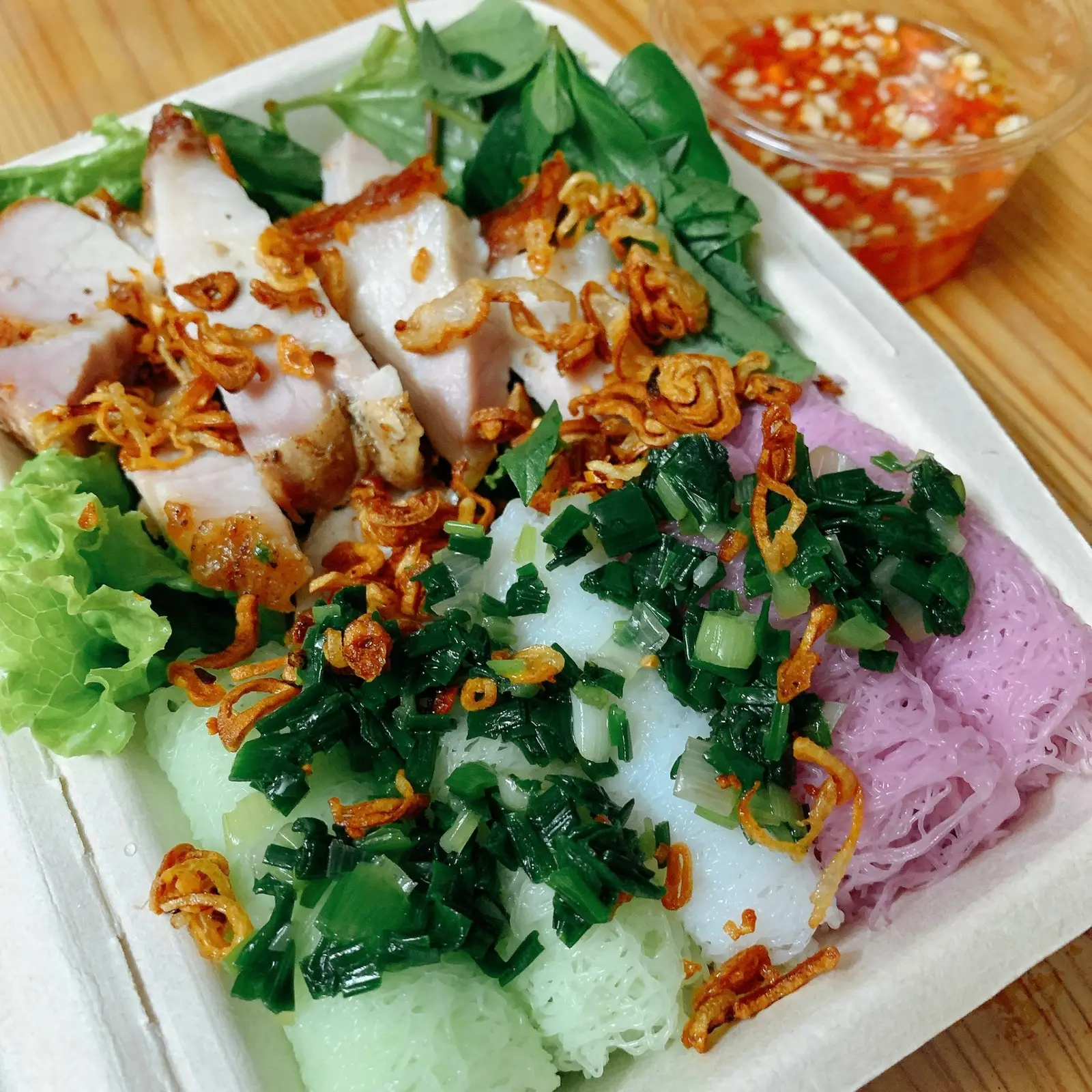 Hình ảnh Cô Ba T - Bánh Hỏi & Heo Quay - Nguyễn Thiện Thuật