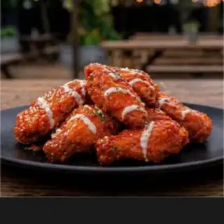 Hình ảnh Fried chicken wings with Brats sauce and ranch