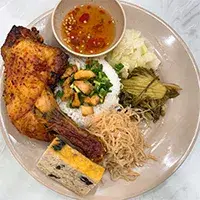 Hình ảnh Cơm gà bì chả