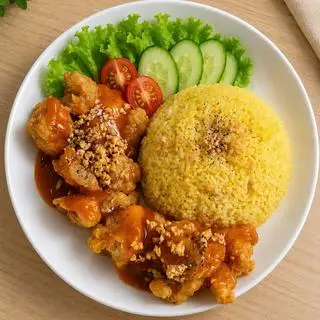 Hình ảnh Cơm gà viên sốt tự chọn