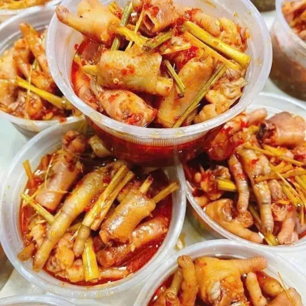 Hình ảnh Chân gà xào cay hội an 