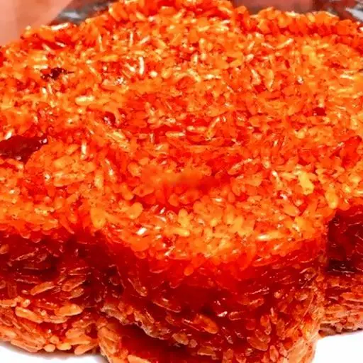 Hình ảnh Đĩa Xôi Gấc Khuôn Hoa