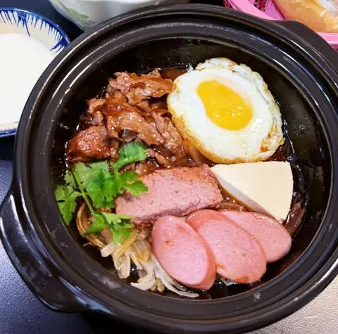 Hình ảnh Nâu - Cà Phê, Bò Né & Mì Trộn - Huỳnh Tấn Phát