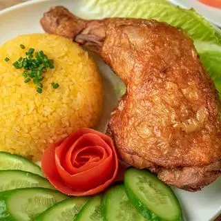 Hình ảnh Cơm gà xối mỡ lớn