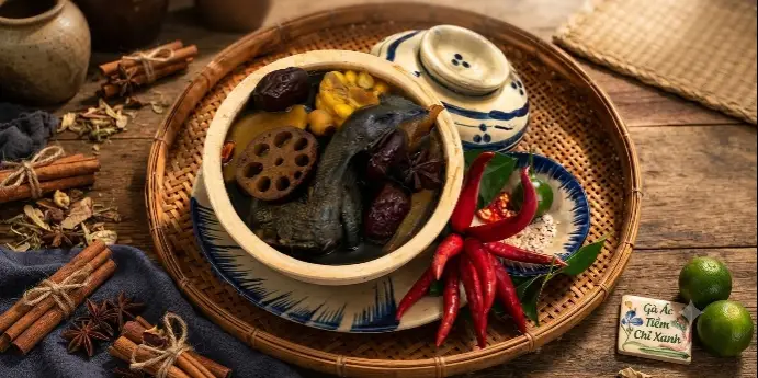 Hình ảnh Gà Ác Tiềm Chỉ Xanh - Điện Biên Phủ